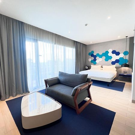 Ibis Styles Batam Nagoya Hotel Exterior foto