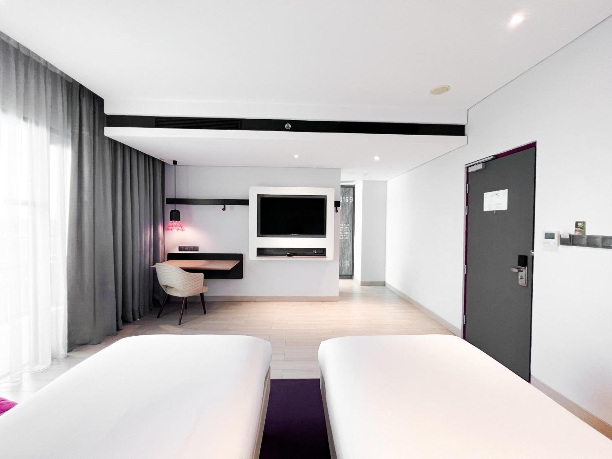 Ibis Styles Batam Nagoya Hotel Exterior foto